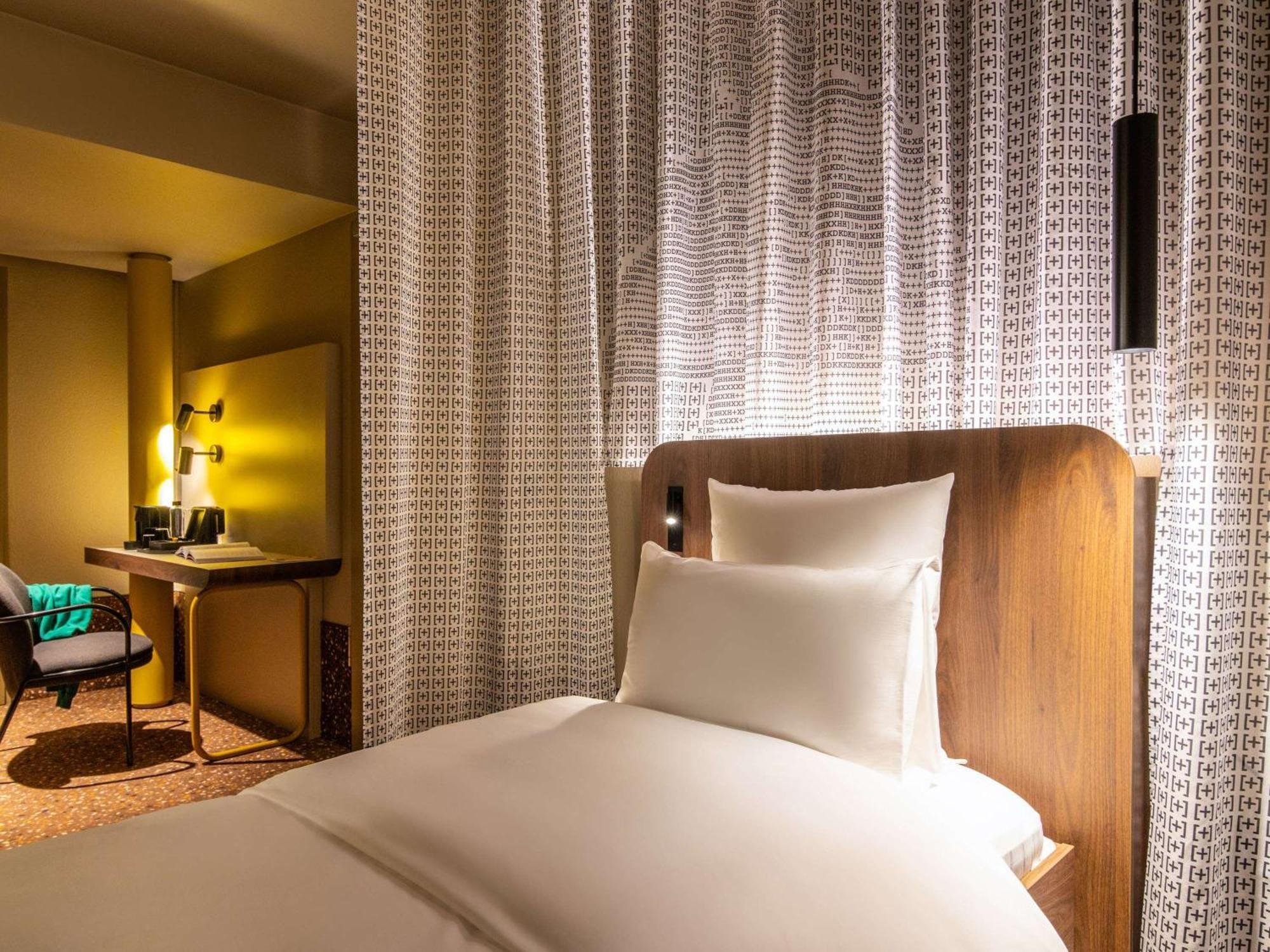 Hotel Intercityhotel 4*