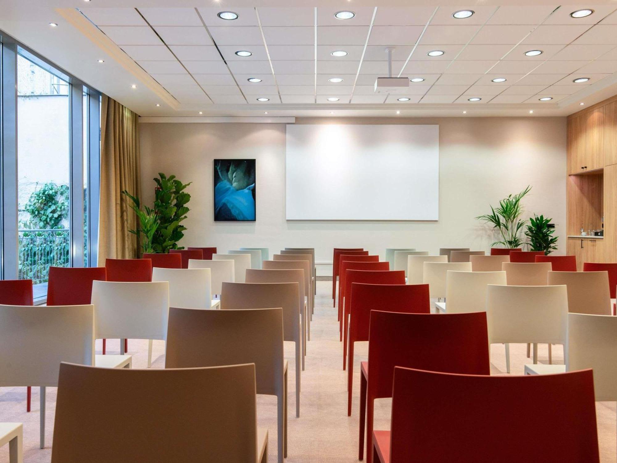 Intercityhotel 4*